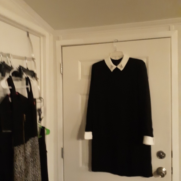 Victoria Beckham for Target Black Collared Dress. - Picture 6 of 8
